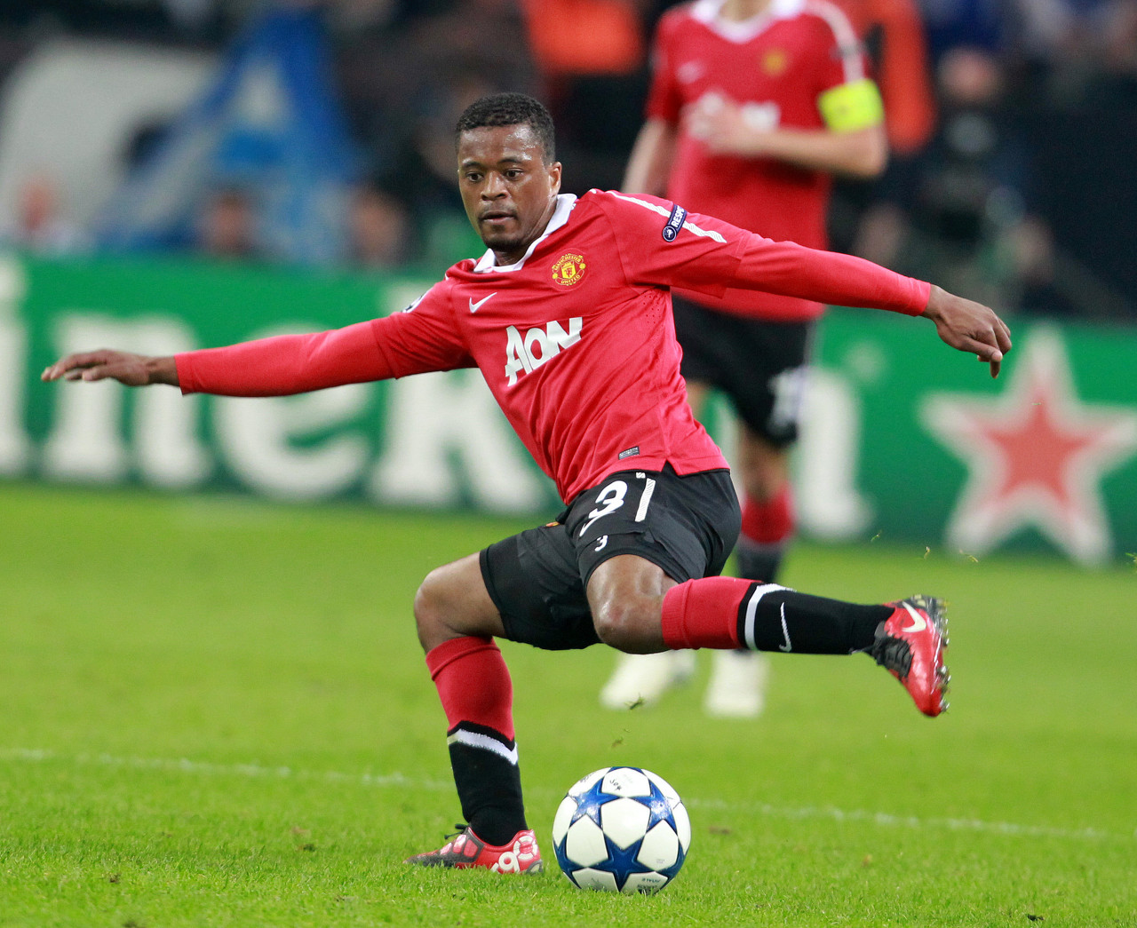 不仅影响着 不仅影响着